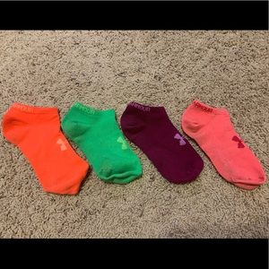 4 pairs Under Armour ankle socks